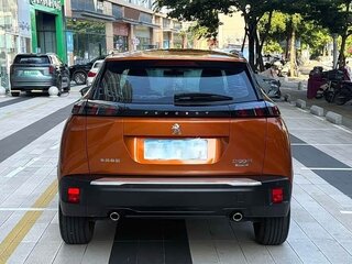 2022 Peugeot 2008 II, оранжевый, 1720000 рублей, вид 5