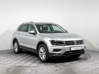 2017 Volkswagen Tiguan II, серебристый, 2401300 рублей, вид 3