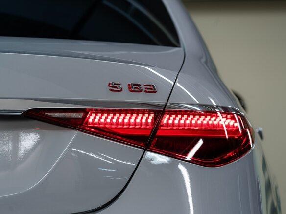 2024 Mercedes-Benz S-Класс AMG 63 e AMG Long IV (W223), серый - вид 11