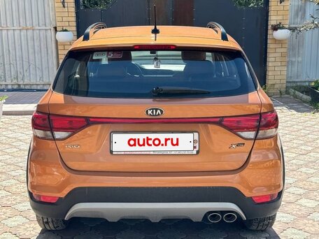2020 Kia Rio X-Line IV, оранжевый, вид 3