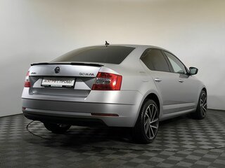 2017 Skoda Octavia III (A7) Рестайлинг, серебристый, 1650000 рублей, вид 4