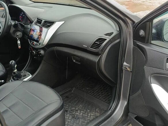 2013 Hyundai Solaris I, серый, 360000 рублей - вид 8