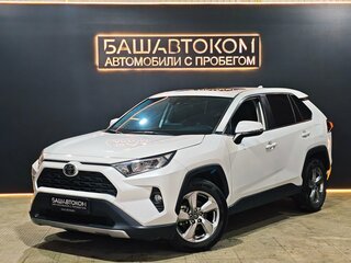 2022 Toyota RAV4 V (XA50), белый, 3450000 рублей, вид 1