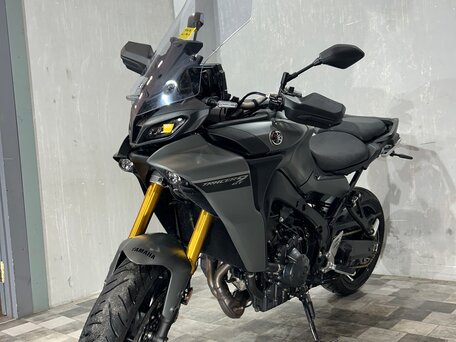2022 Yamaha MT-09 Tracer (FJ-09), серый, 1277000 рублей, вид 5