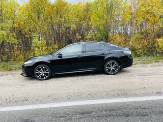 2020 Toyota Camry VIII (XV70), чёрный, 3190000 рублей, вид 5