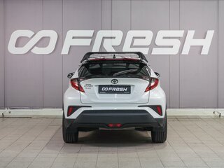 2020 Toyota C-HR I Рестайлинг, белый, 2889000 рублей, вид 4