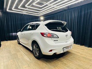 2013 Mazda Axela II Рестайлинг, белый, 1079000 рублей, вид 4