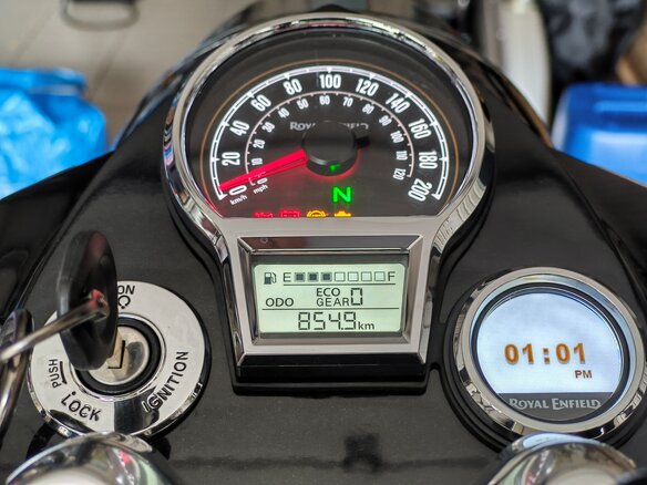 2026 Royal Enfield Classic 650, серебристый, 714000 рублей - вид 8