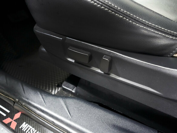 2010 Mitsubishi Outlander II Рестайлинг, серебристый, 1210000 рублей - вид 9