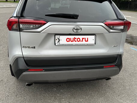 2020 Toyota RAV4 V (XA50), серебристый, 2999999 рублей, вид 4