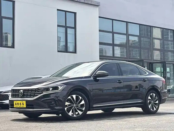 2022 Volkswagen Passat B8 Рестайлинг, чёрный - вид 2