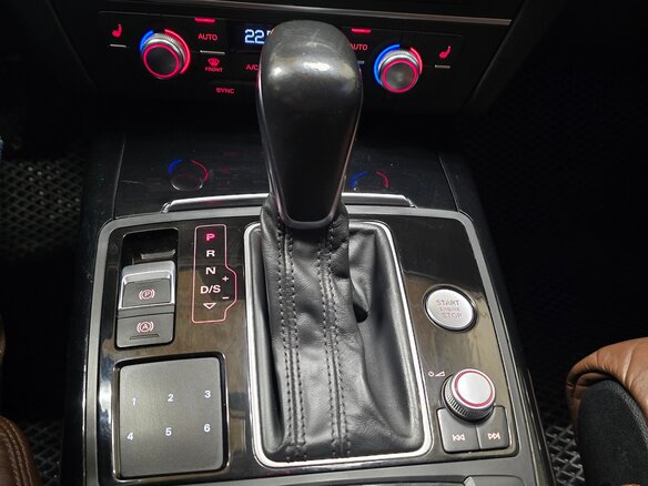 2016 Audi A6 IV (C7) Рестайлинг, белый, 2800000 рублей - вид 14
