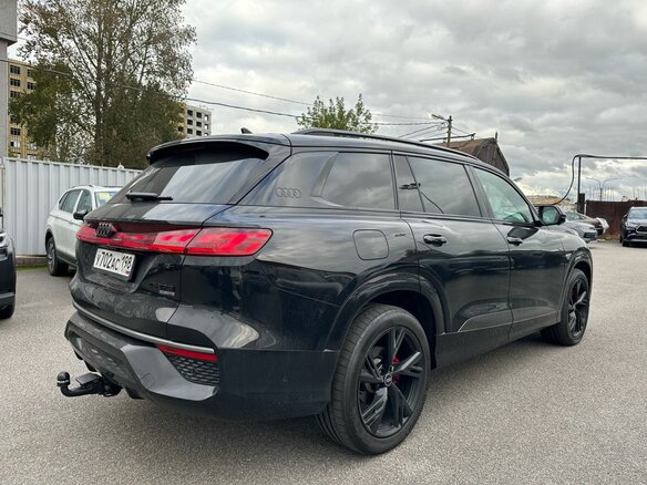 2024 Audi Q6 45 TFSI, чёрный, 7449000 рублей - вид 2