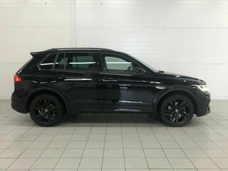 2021 Volkswagen Tiguan II Рестайлинг, чёрный, 3640000 рублей, вид 5