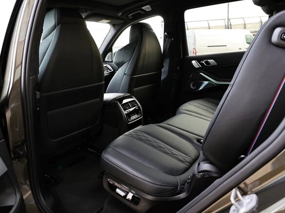 2025 BMW X7 40d I (G07) Рестайлинг, зелёный, 15800000 рублей - вид 18