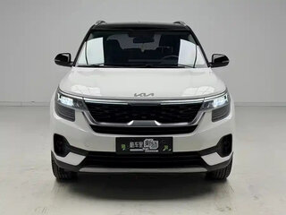 2023 Kia KX3, белый, 1681255 рублей, вид 2