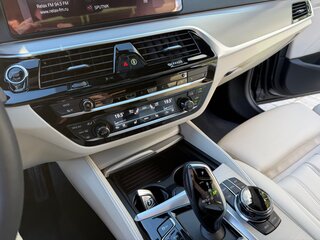 2021 BMW 5 серии 530d xDrive VII (G30/G31/G38) Рестайлинг, серый, 6900000 рублей, вид 3