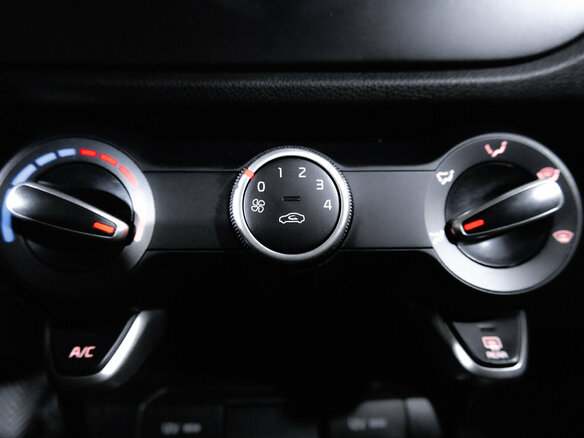 2020 Kia Rio IV, чёрный, 1249999 рублей - вид 19