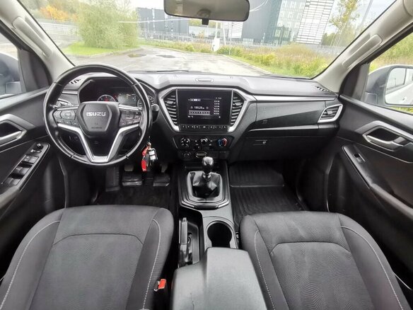 2021 Isuzu D-Max III, белый, 2800000 рублей - вид 14
