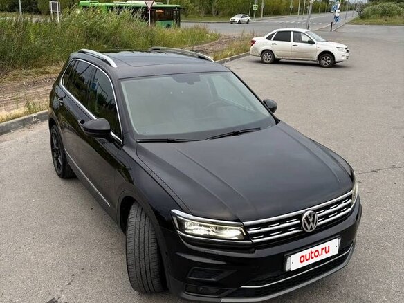 2017 Volkswagen Tiguan II, чёрный, 3440000 рублей - вид 9