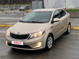 2013 Kia Rio 4-speed III, бежевый, 1020000 рублей, вид 4