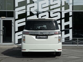 2018 Nissan Elgrand III (E52) Рестайлинг, белый, 2900000 рублей, вид 4