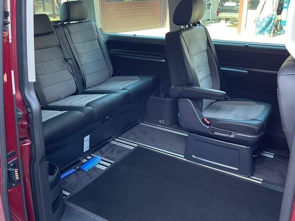 2019 Volkswagen Multivan T6 Рестайлинг, красный, 5250000 рублей - вид 32