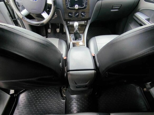2009 Ford Focus II Рестайлинг, серебристый, 530000 рублей - вид 7