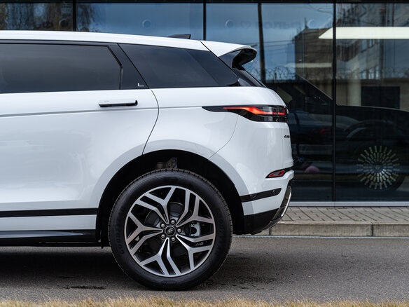 2025 Land Rover Range Rover Evoque L II Рестайлинг, белый, 6490000 рублей - вид 22