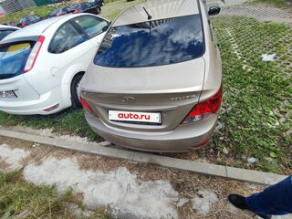 2013 Hyundai Solaris I, бежевый, 750000 рублей, вид 3