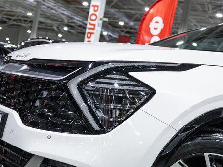 2024 Kia Sportage V, белый, 3669900 рублей, вид 3