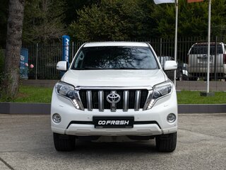 2014 Toyota Land Cruiser Prado 150 Series Рестайлинг 1, белый, 2699000 рублей, вид 3