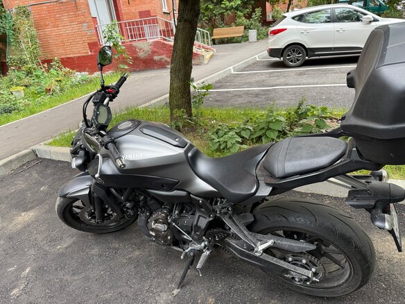 2016 Yamaha MT-07 (FZ-07), серый, 700000 рублей - вид 3