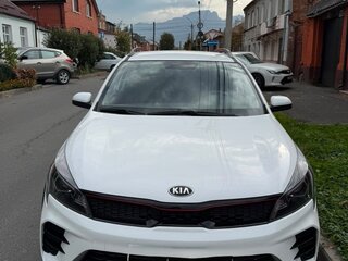 2021 Kia Rio X IV Рестайлинг, белый, 1750000 рублей, вид 1