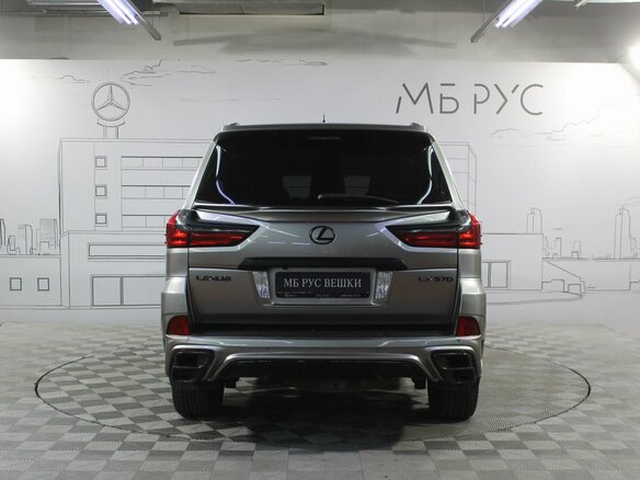 2016 Lexus LX 570 III Рестайлинг 2, серый, 5850000 рублей - вид 8