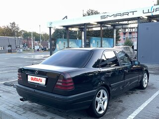 1994 Mercedes-Benz C-Класс 200 I (W202), чёрный, 199999 рублей, вид 4