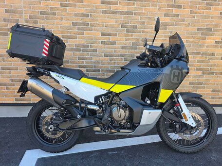 2022 Husqvarna Norden 901, чёрный, 1199000 рублей, вид 2