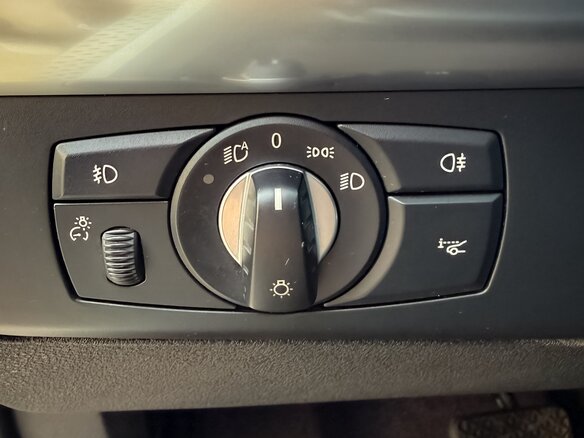 2010 BMW X6 40d I (E71), белый, 1750000 рублей - вид 15