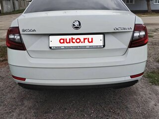 2017 Skoda Octavia III (A7) Рестайлинг, белый, 1450000 рублей, вид 2