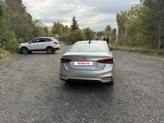 2017 Hyundai Solaris II, серебристый, 890000 рублей, вид 5