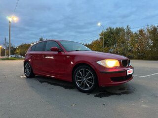 2009 BMW 1 серии 116i I (E81/E82/E87/E88) Рестайлинг, красный, 880000 рублей, вид 1