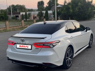 2020 Toyota Camry VIII (XV70), белый, 2790000 рублей, вид 5