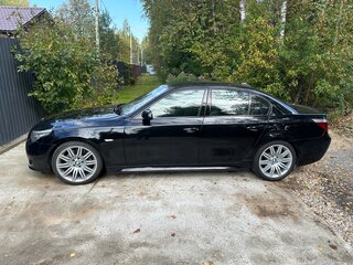 2008 BMW 5 серии 530d V (E60/E61) Рестайлинг, чёрный, 1550000 рублей, вид 4