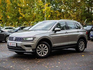 2017 Volkswagen Tiguan II, серебристый, 1955000 рублей, вид 1