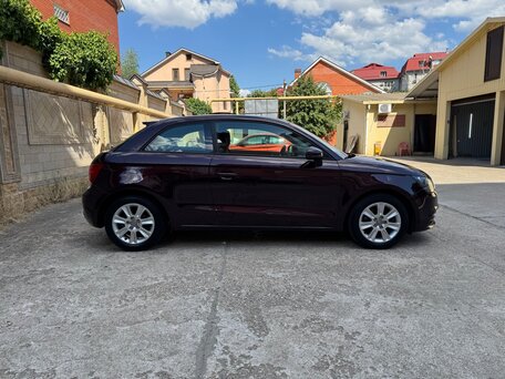 2011 Audi A1 I (8X), пурпурный, 1069000 рублей, вид 4