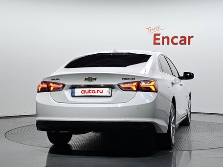 2022 Chevrolet Malibu IX Рестайлинг, белый, 1330000 рублей, вид 3