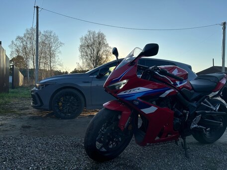 2024 Honda CBR 650R, красный, 1170000 рублей, вид 3