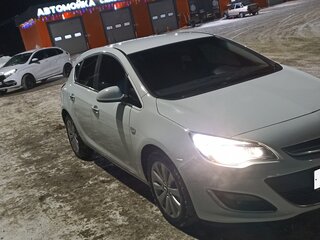 2012 Opel Astra J Рестайлинг, белый, 650000 рублей, вид 3