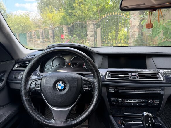 2009 BMW 7 серии Long 730Ld V (F01/F02/F04), чёрный, 1750000 рублей - вид 7