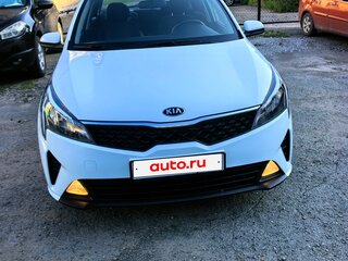 2020 Kia Rio IV, белый, 1700000 рублей, вид 1